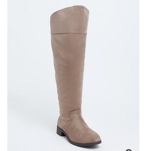 4B taupe fa stud back panel